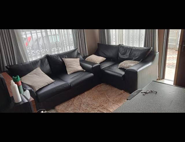 2 BEDROOM PROPERTY TO RENT IN FLEURHOF